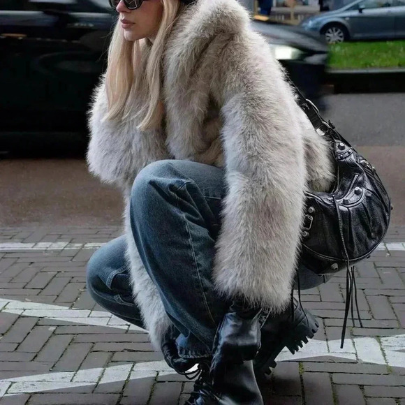 Grey Casual Women's Faux Fur Jacket - Picture 7 of 7